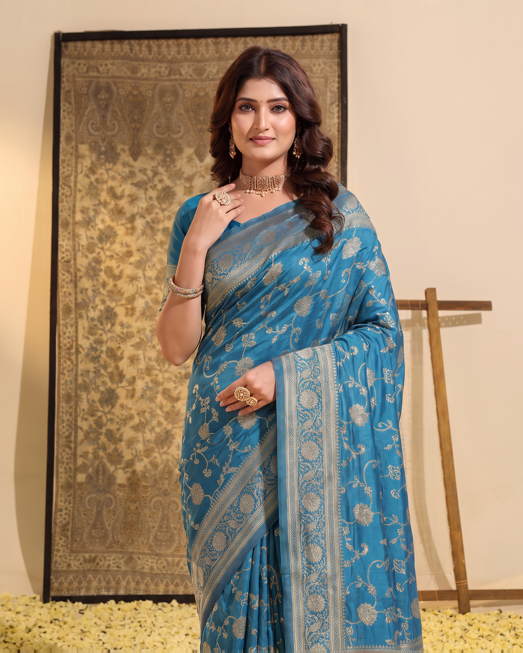 Samaira Antique Motif Paithani Silk Saree - Dark Firozi - upper closeup
