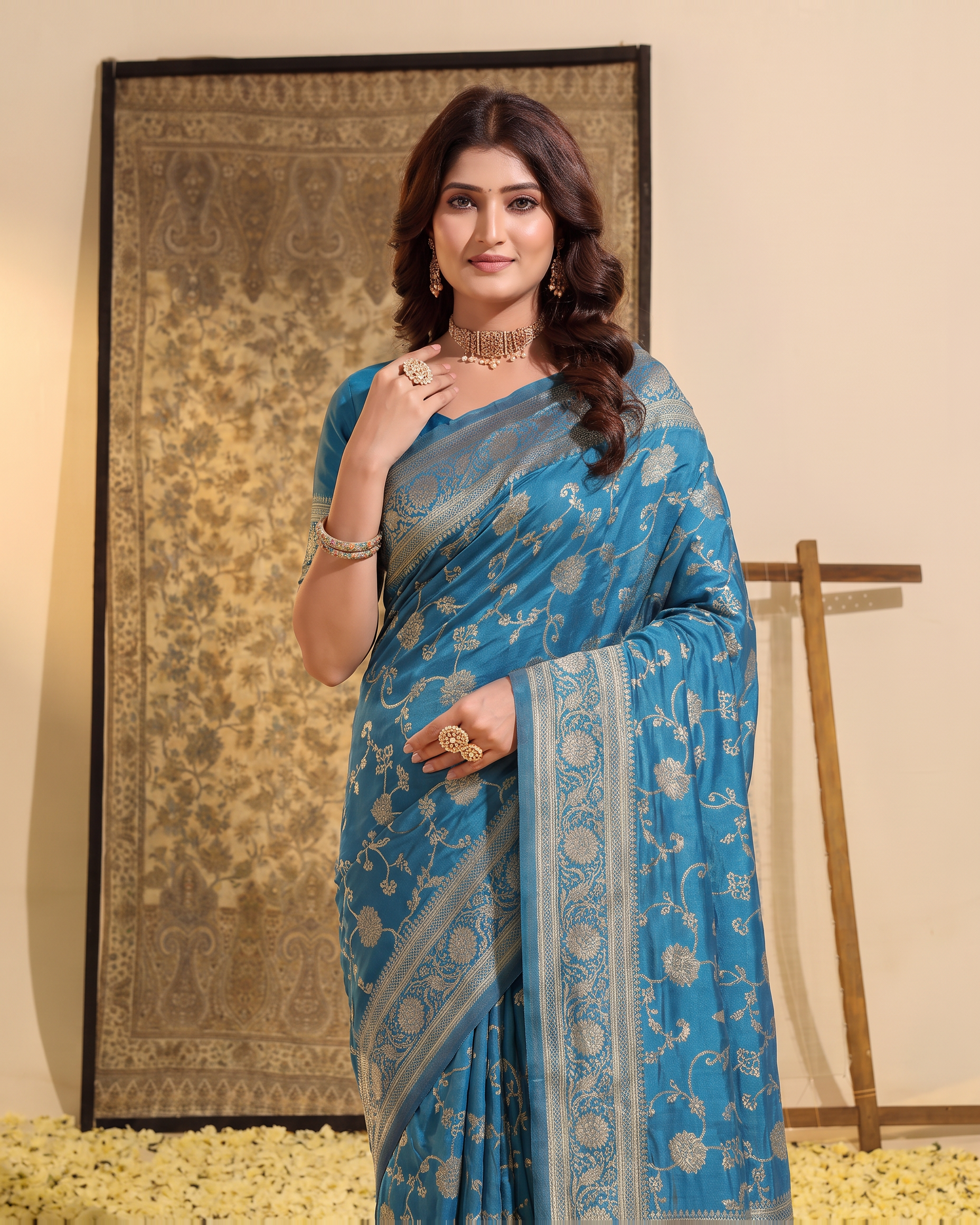 Samaira Antique Motif Paithani Silk Saree - Dark Firozi - upper closeup