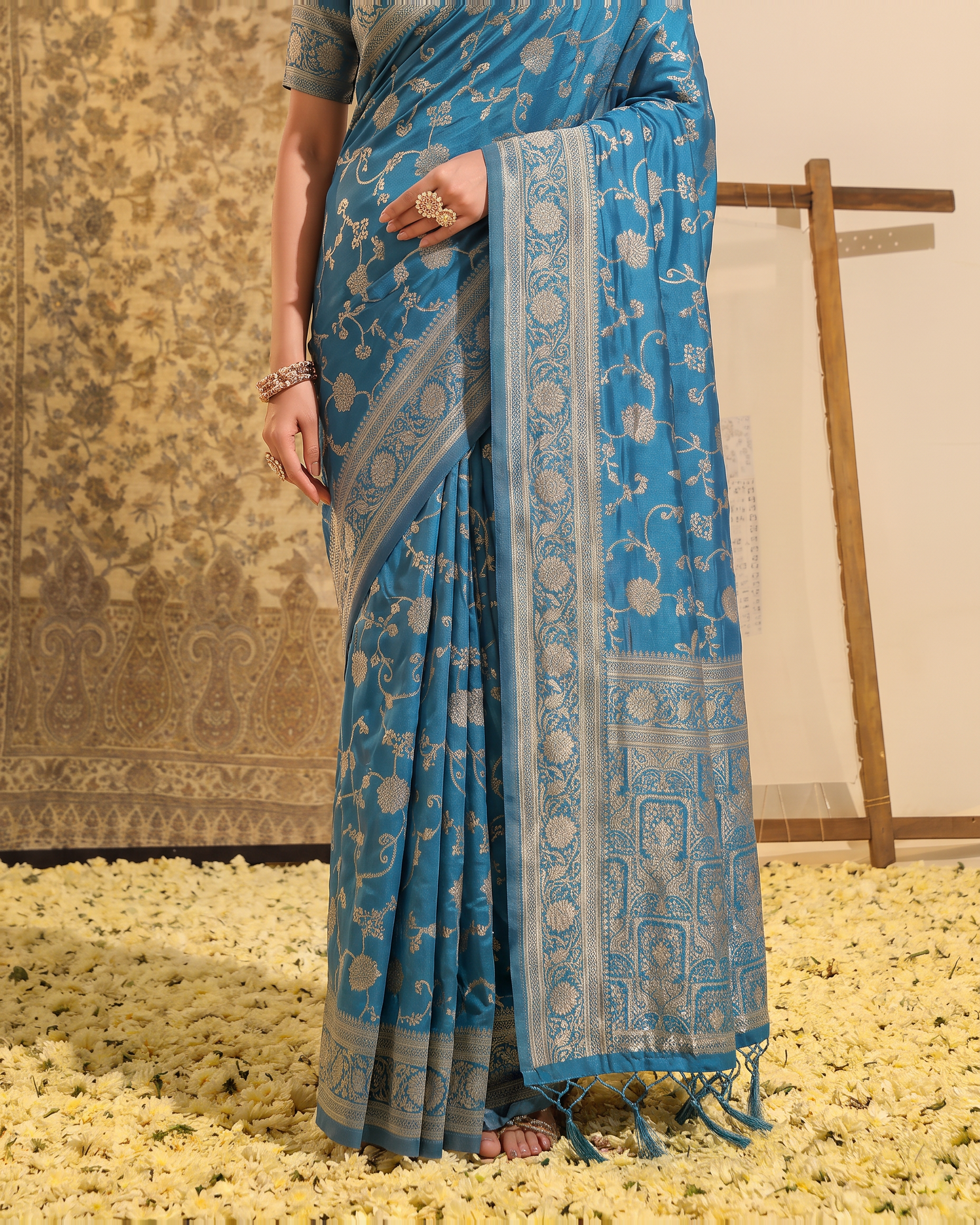 Samaira Antique Motif Paithani Silk Saree - Dark Firozi - lower border closeup