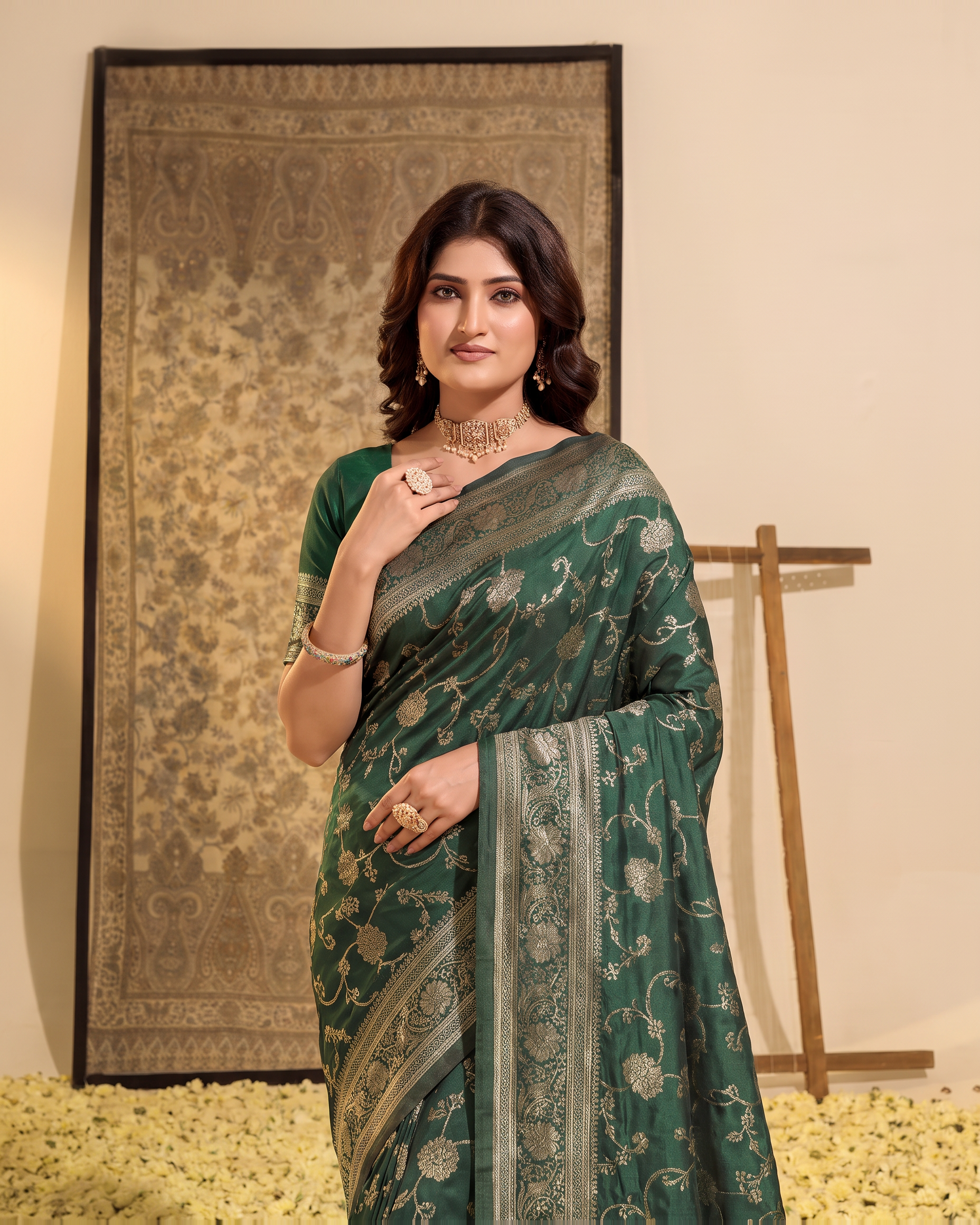 Samaira Antique Motif Paithani Silk Saree - Dark Green - upper closeup