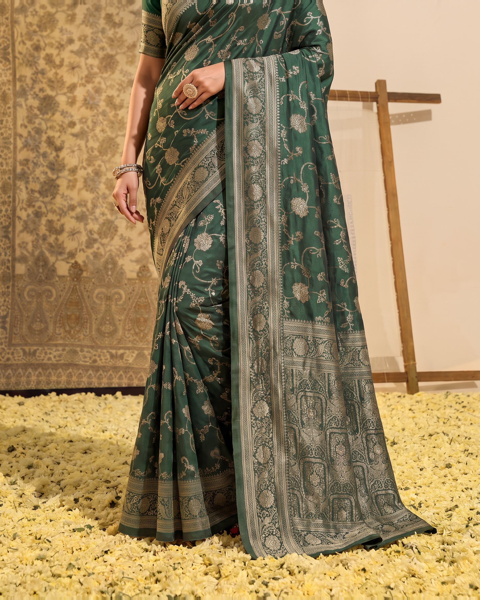 Samaira Antique Motif Paithani Silk Saree - Dark Green - lower border closeup