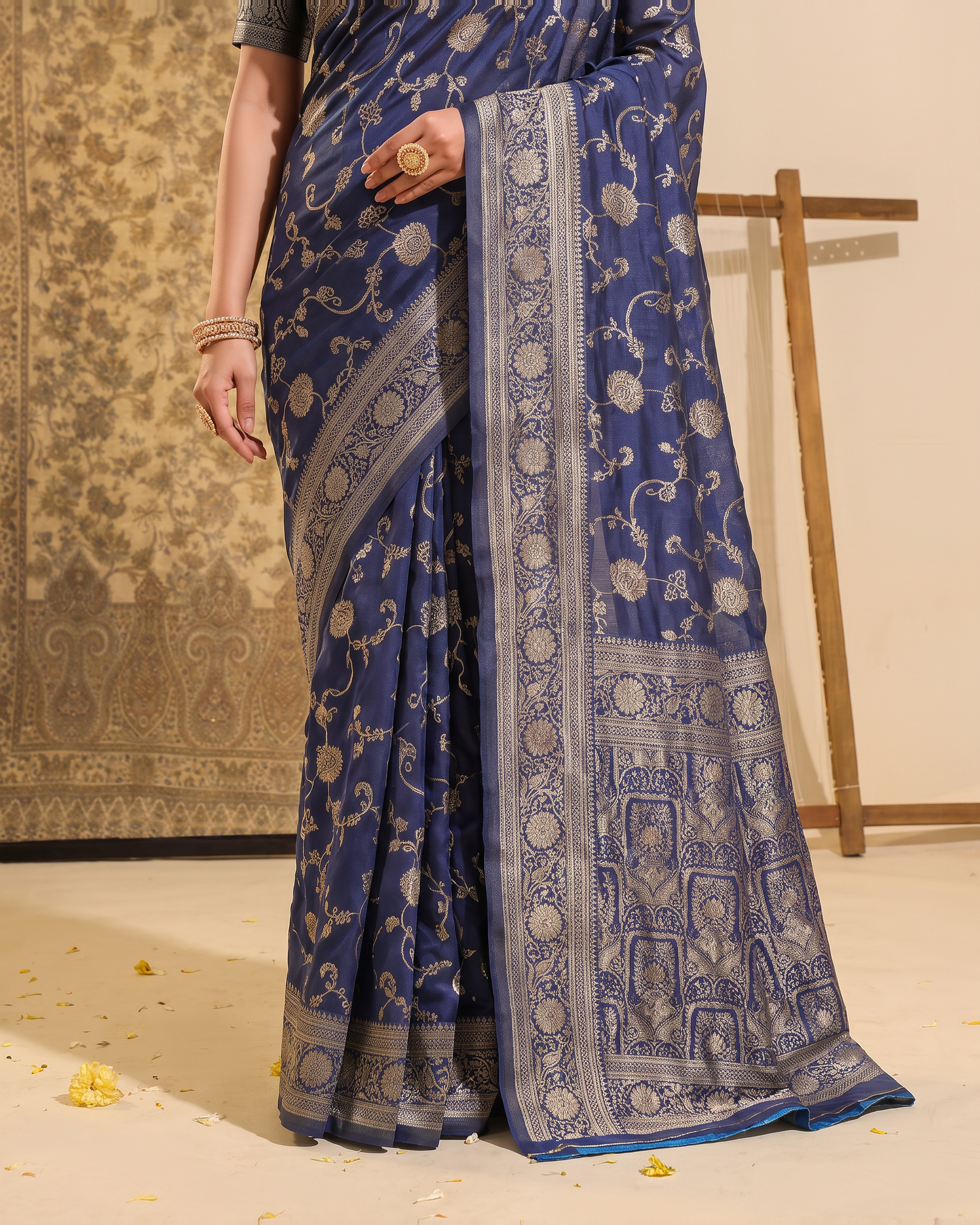 Samaira Antique Motif Paithani Silk Saree - Navy Blue - lower border closeup