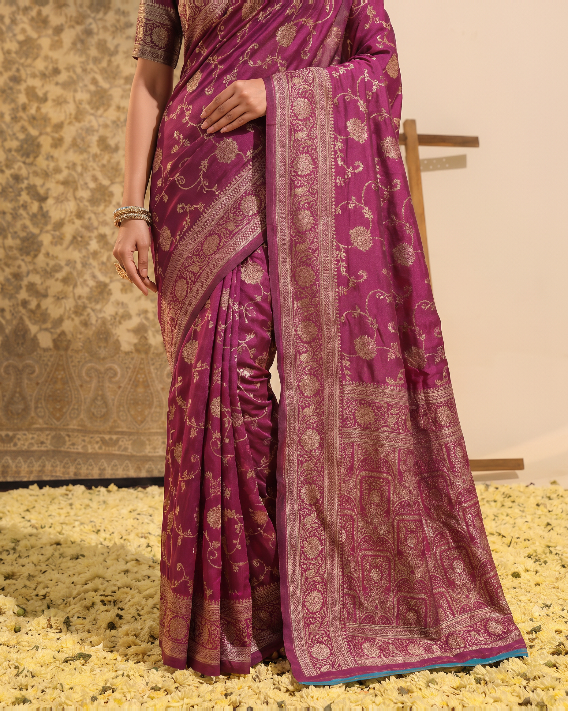 Samaira Antique Motif Paithani Silk Saree - New Wine - lower border closeup