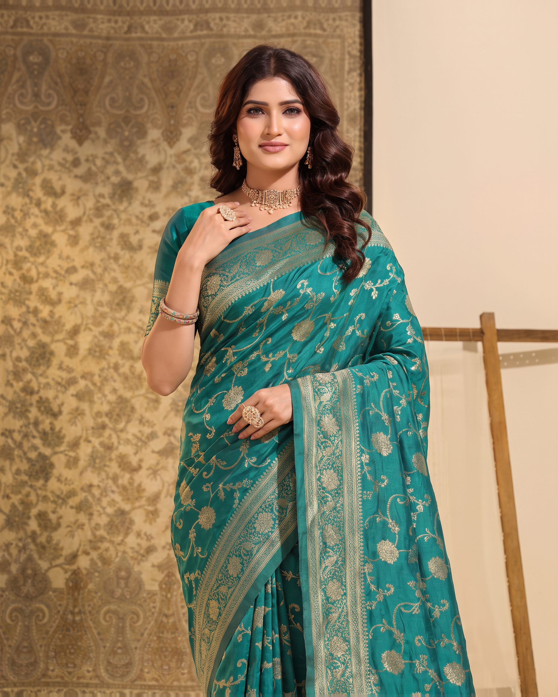 Samaira Antique Motif Paithani Silk Saree - Rama Green - upper closeup