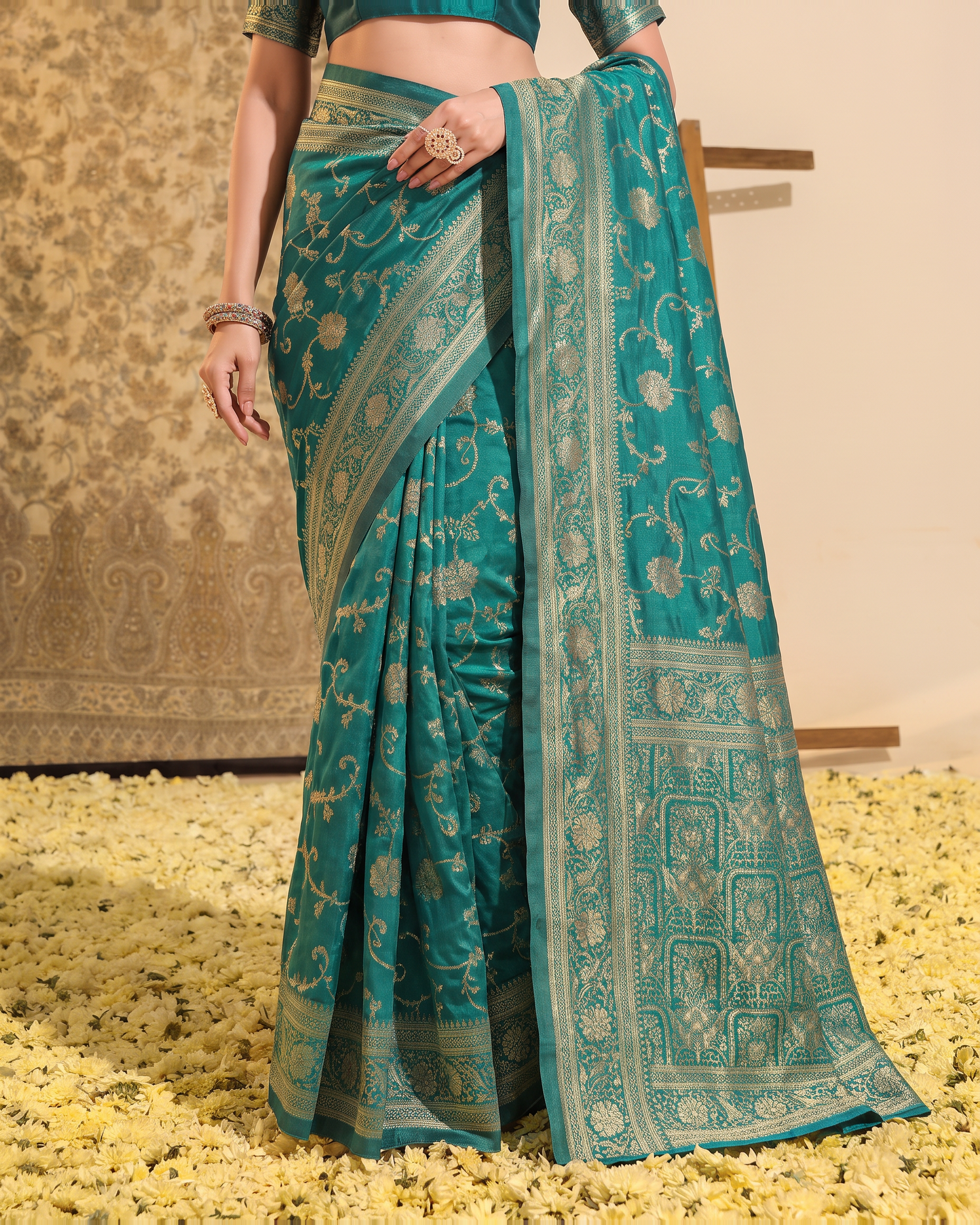 Samaira Antique Motif Paithani Silk Saree - Rama Green - lower border closeup