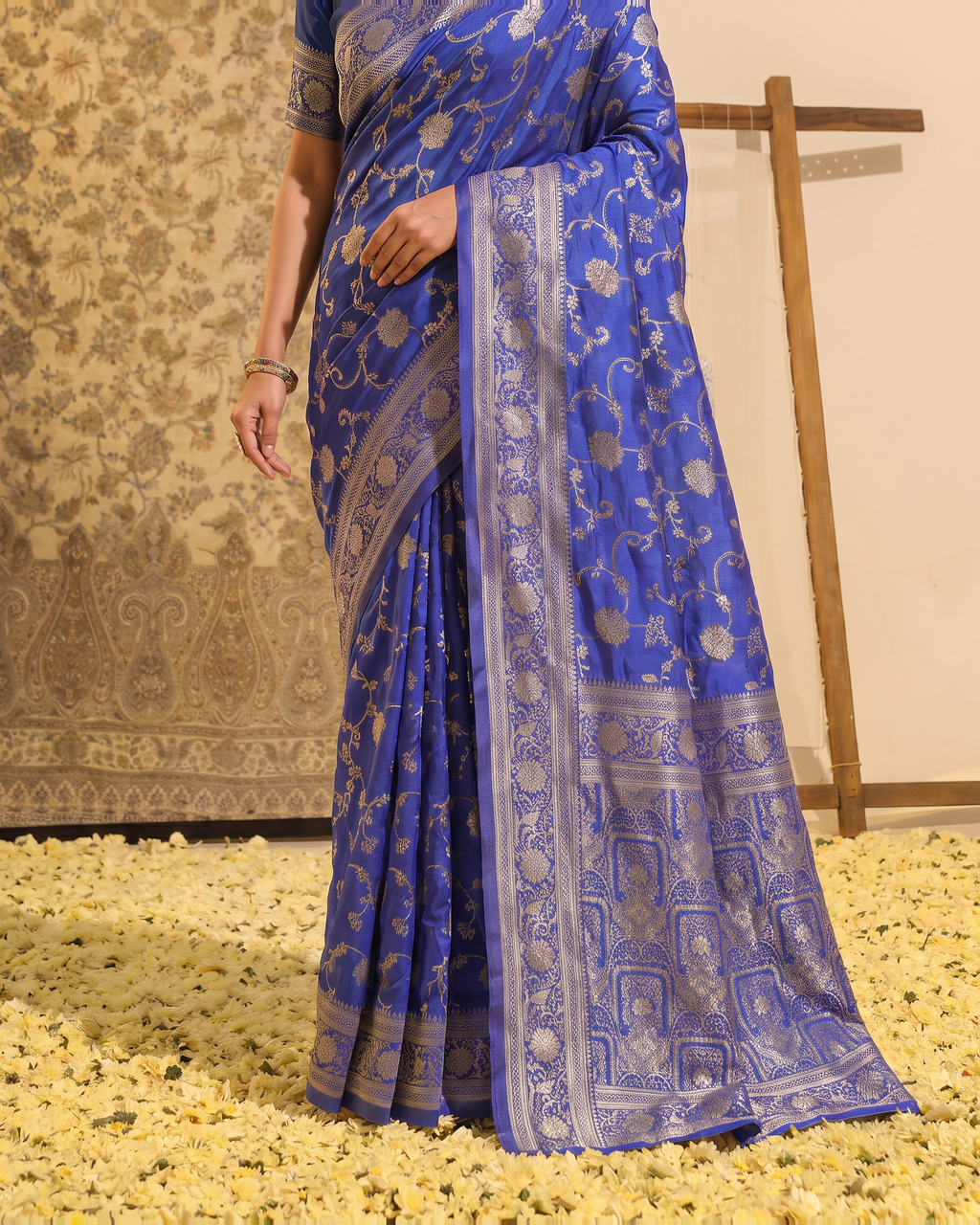 Samaira Antique Motif Paithani Silk Saree - Royal Blue - lower border closeup