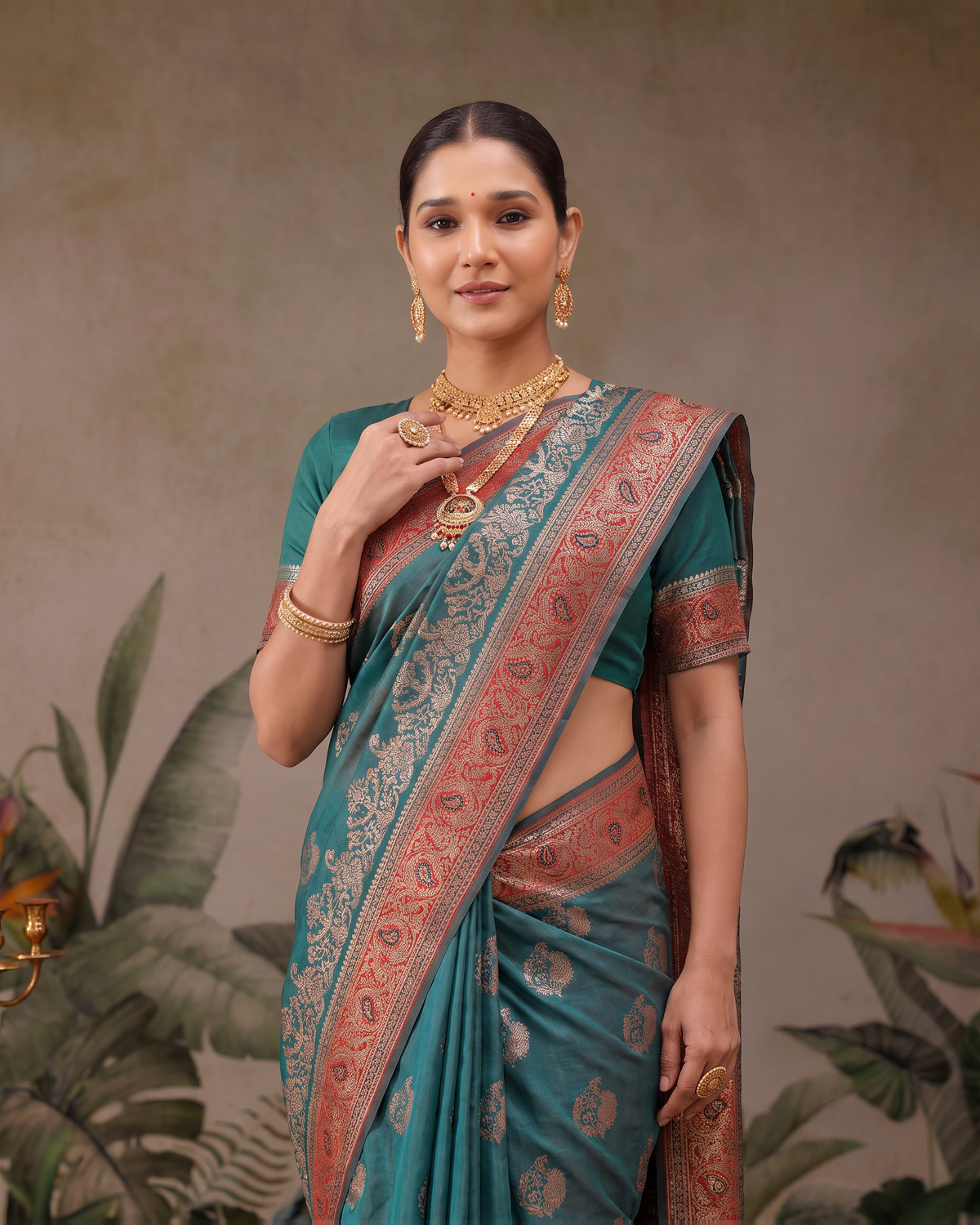 Shalmali Paisley Zari Silk Saree with Decorative Border - Green - upper closeup