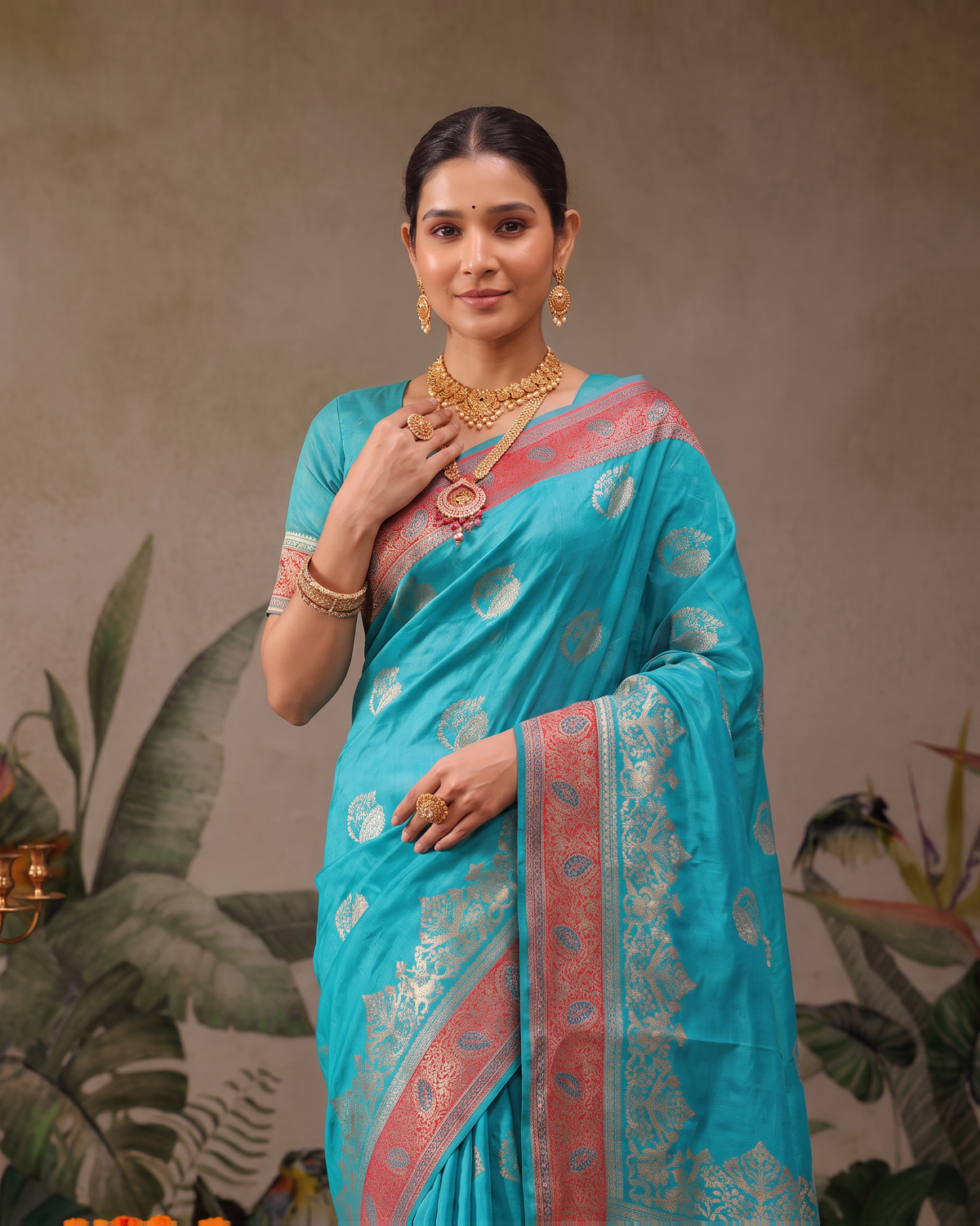 Shalmali Paisley Zari Silk Saree with Decorative Border - Rama - upper closeup
