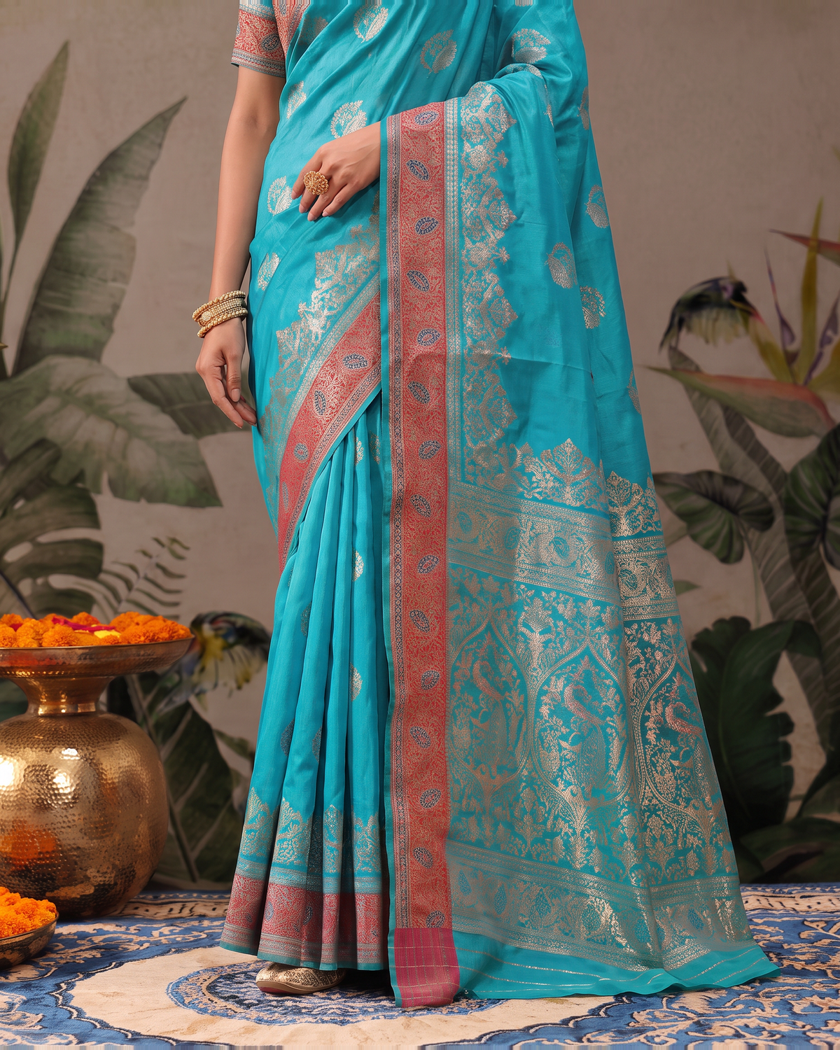 Shalmali Paisley Zari Silk Saree with Decorative Border - Rama - lower closeup