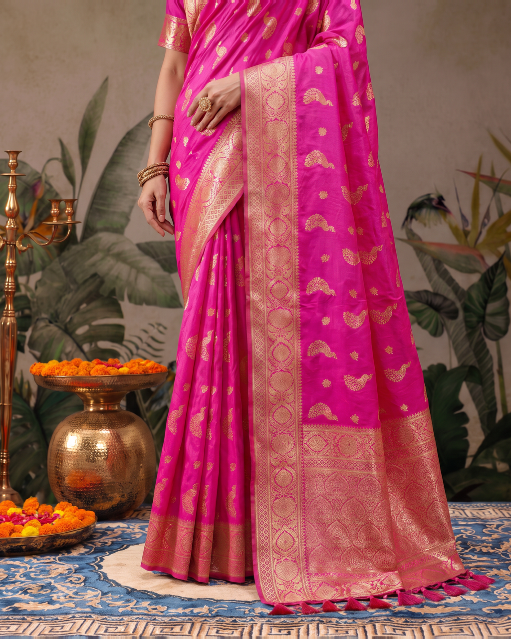 Suhasini Scattered Blossom Silk Saree - Rani Pink - lower border closeup
