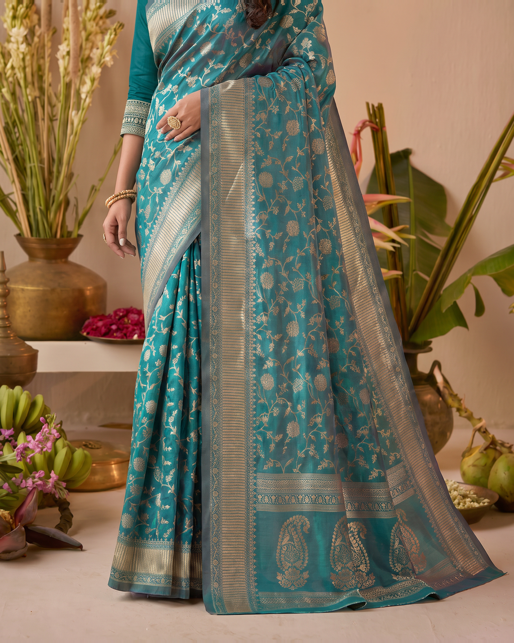 Vasundhara Botanical Trellis Silk Saree - Rama Green - lower border closeup