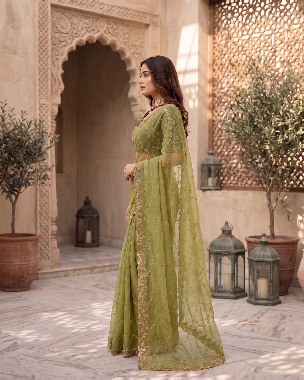Vedika Star Kaju Katri Festive Saree with Patterned Pallu - Green - side