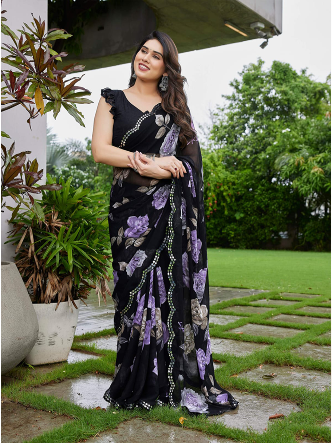Elegant Black Floral Printed Georgette Saree with Designer Border – Party Wear & Casual Wear